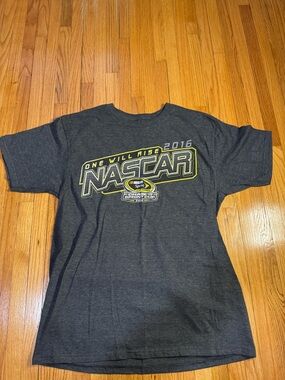 NASCAR 2016 Sprint Cup Tee Men’s Medium New